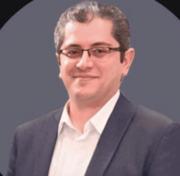 احمد مصطفي