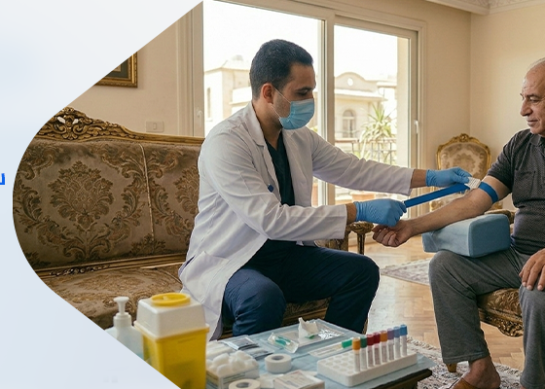 سحب عينة دم لكبير السن في المنزل: معلومات تقلل التأخير وتساعد الفريق على الاستعداد